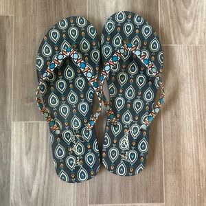 Vera Bradley Flip Flops – Size 9 – Teal & Coral Geometric Print